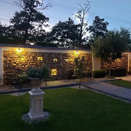 Guest house Conacul Poetilor *